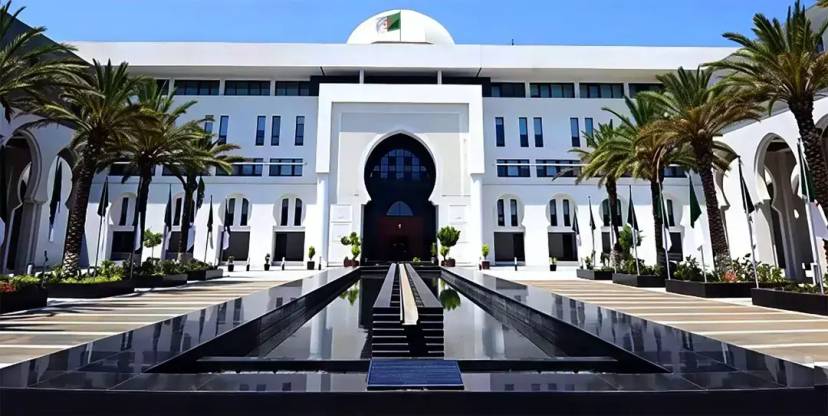 الجزائر تعرب عن إدانتها الشديدة واستنكارها العميق إثر الهجوم الإرهابي الذي استهدف مطار نيامي الدولي