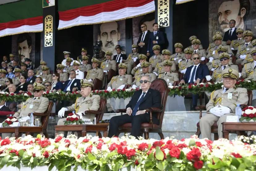 رئيس الجمهورية يترأس بالأكاديمية العسكرية لشرشال مراسم الحفل السنوي لتخرج الدفعات